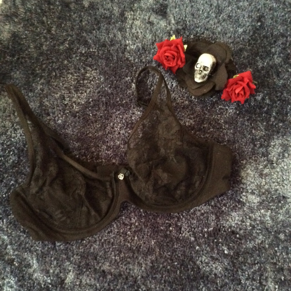 Black lace bra